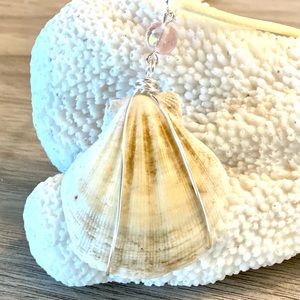 104. Seashell necklace